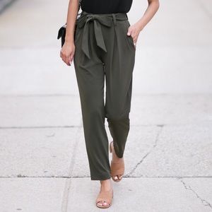 Express Mid Rise Ankle Jogger Pant in Eggplant